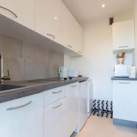 Chez J-p - 100m 2-4pers Terrace Sea View Pool Garage Apartment Antibes
